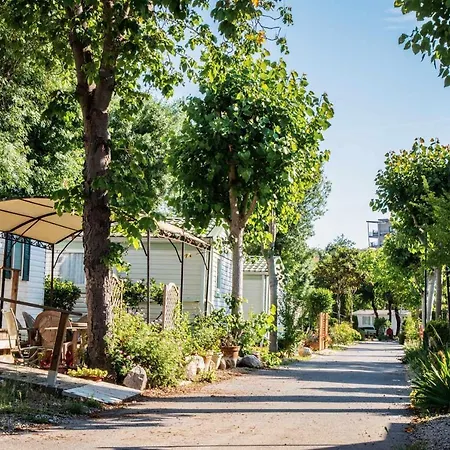 Parque de Campismo Riviera Azur à 300m De La Et Du Marineland Antibes